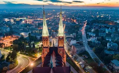 Autobusy wchodzą w wakacyjny rytm. Zmiany obejmą też linię 52